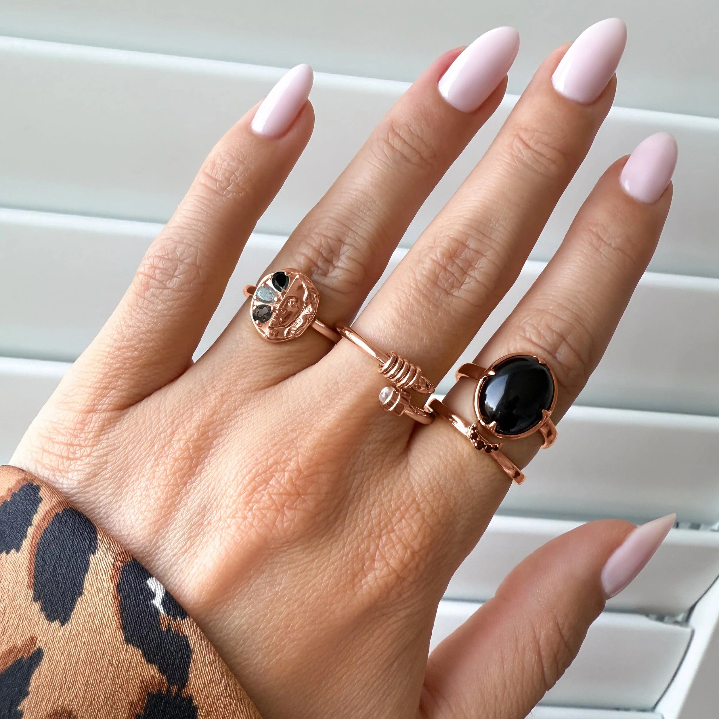 Black Spinel Ring - Moony - Image 10